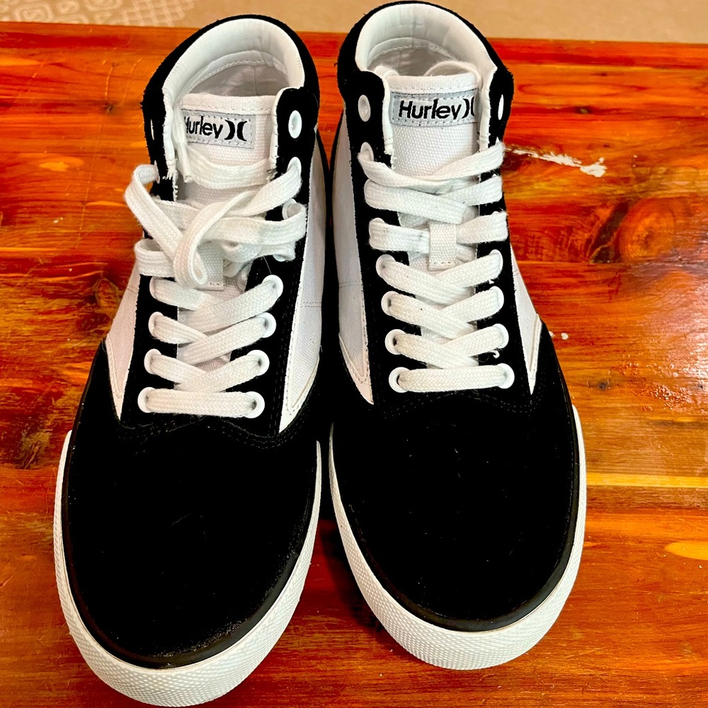 Hurley size 8 shoe